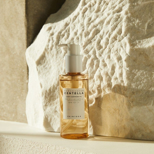 Madagascar Centella Light Cleansing Oil Skin1004