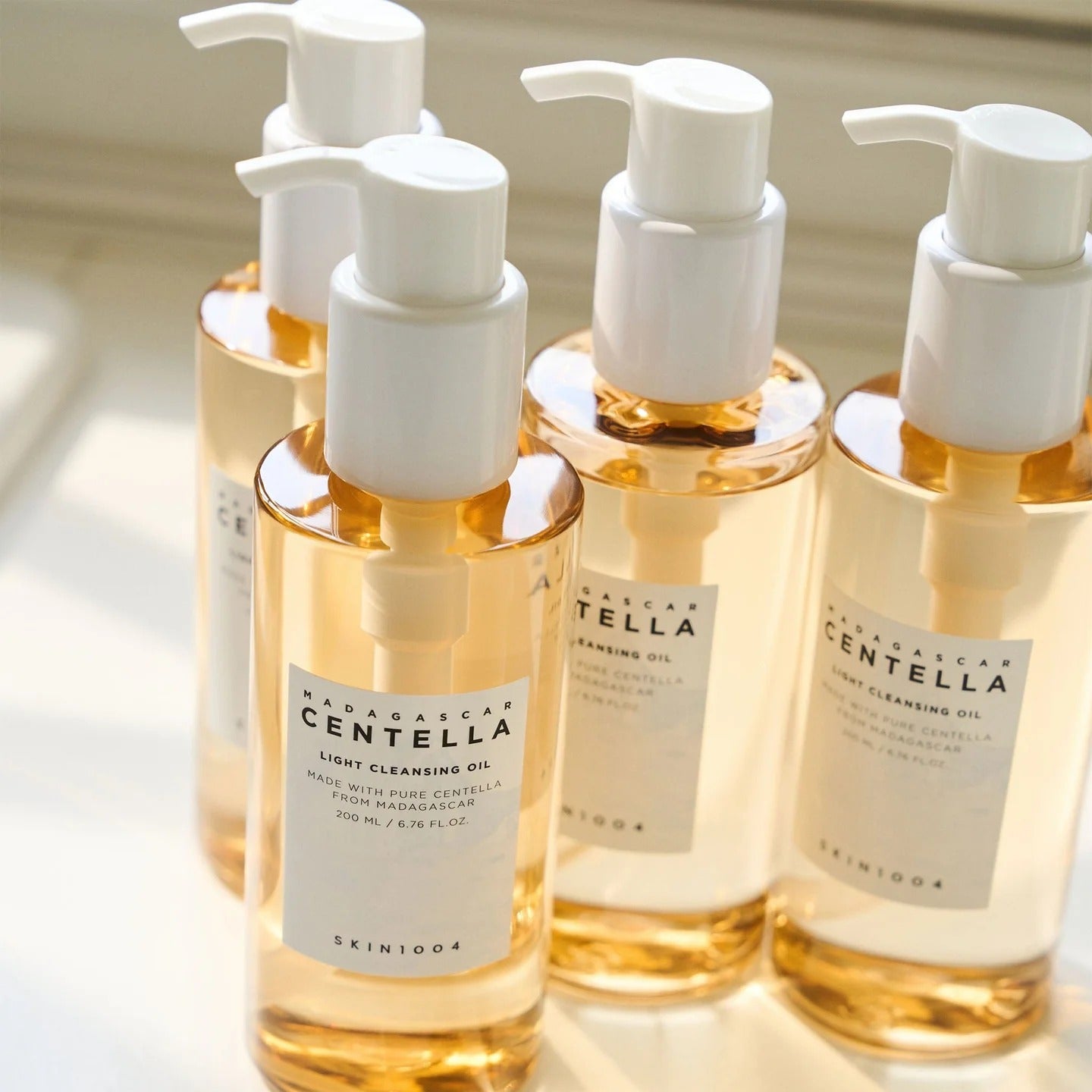 Madagascar Centella Light Cleansing Oil Skin1004